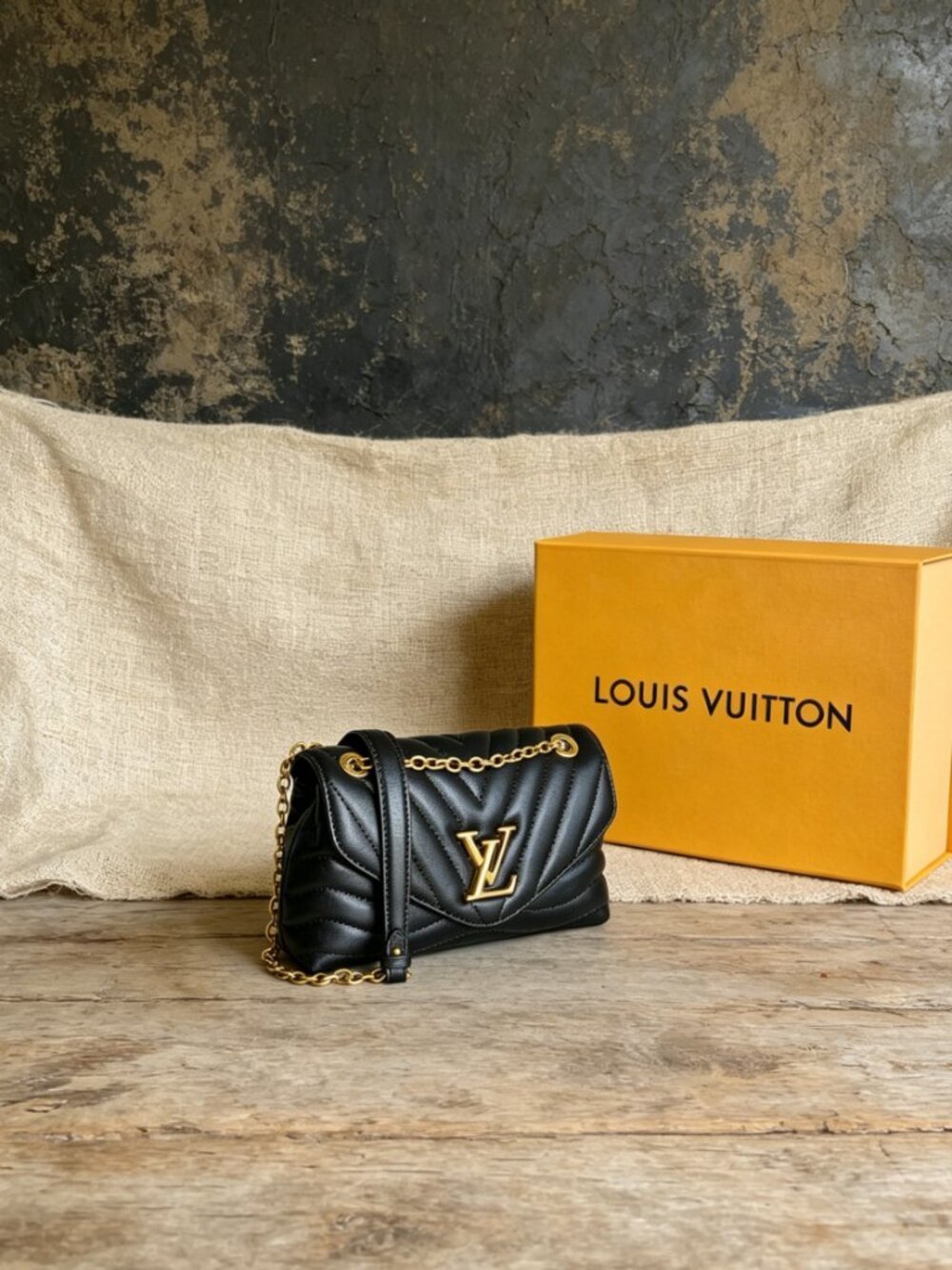 Louis Vuitton New Wave Chain Bag MM Black - Picture 6 of 6